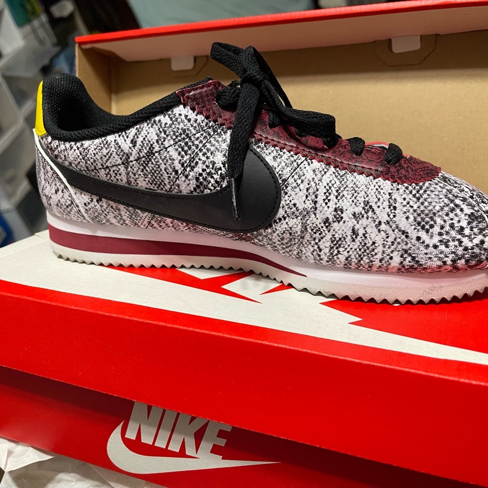 Nike W8.5 Multi-color - Picture 3 of 5